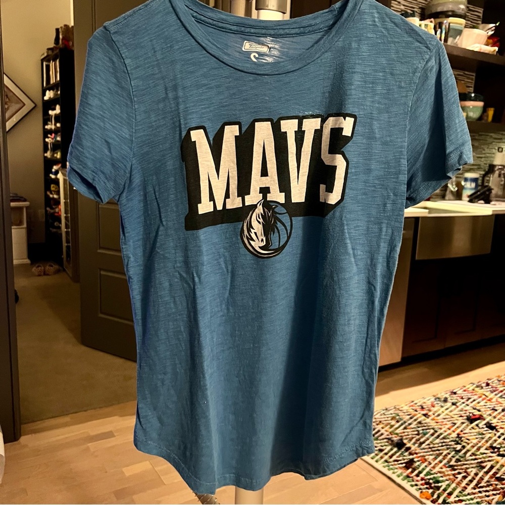 American Eagle Tailgate Dallas Mavericks tee